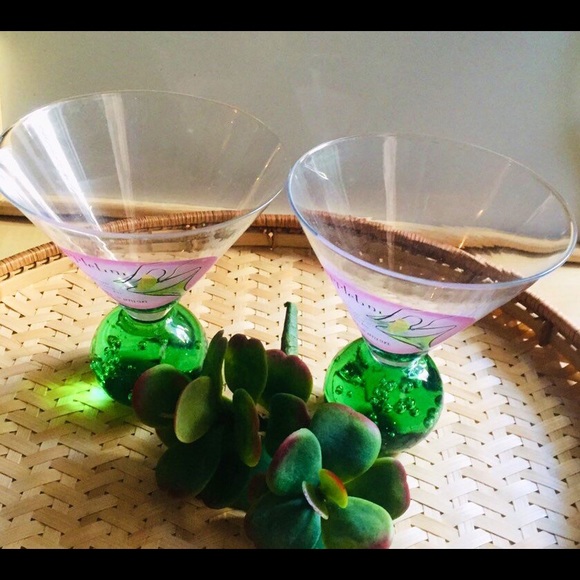 Set of 2 Martini Glasses. - Picture 2 of 4